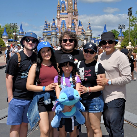 Jocelyn is live 🐼🌿🩷 - Picture 4 of 7